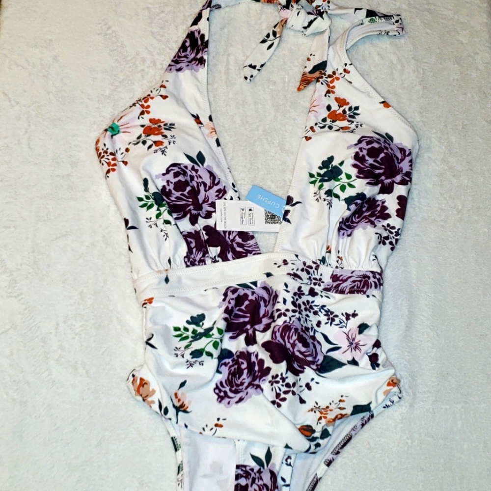 Cupshe NWT Rose Garden Wrap one Piece Swimsuit Sz M
